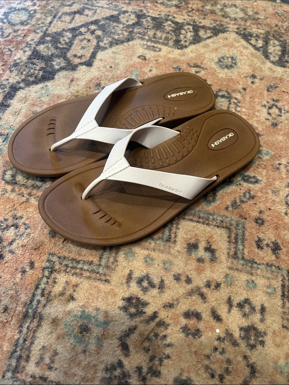Okabashi Women's White and Tan Flip Flop Sandals - Picture 2 of 11